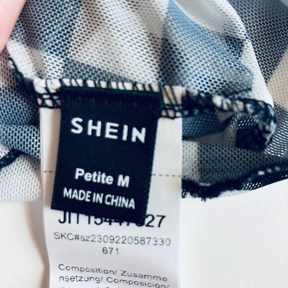 ๐ Black & White Checkered Sheer Mesh Top with Short Sleeves NEW - Picture 6 of 6